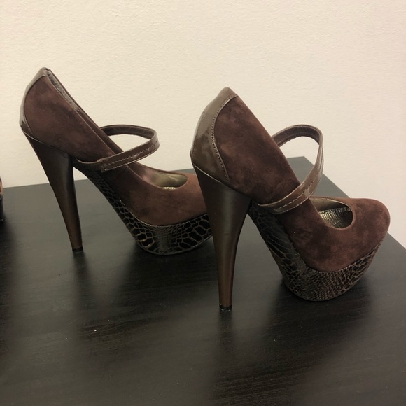 Brown Heels - Picture 4 of 5